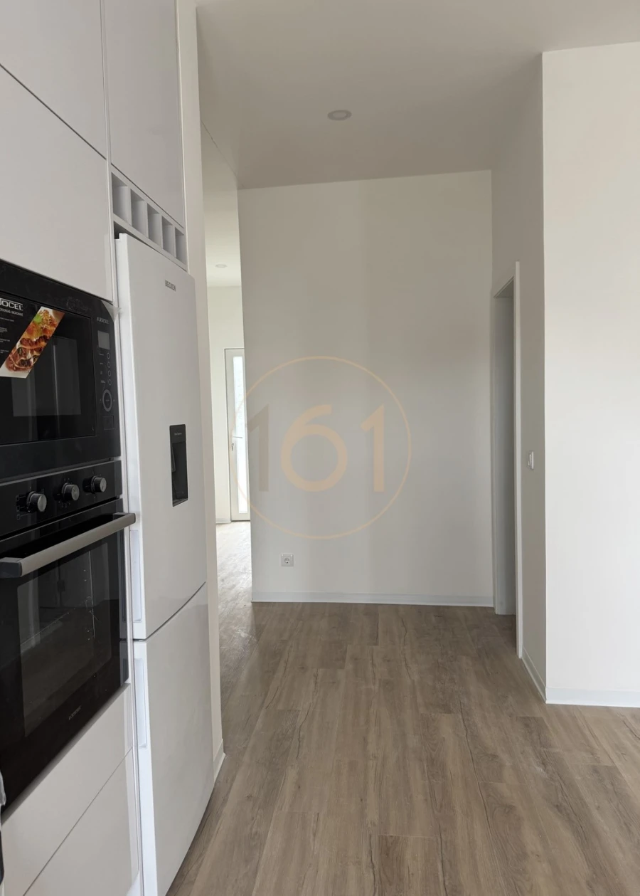 Apartamento T2 para Arrendamento em Pedrouços Foto 6