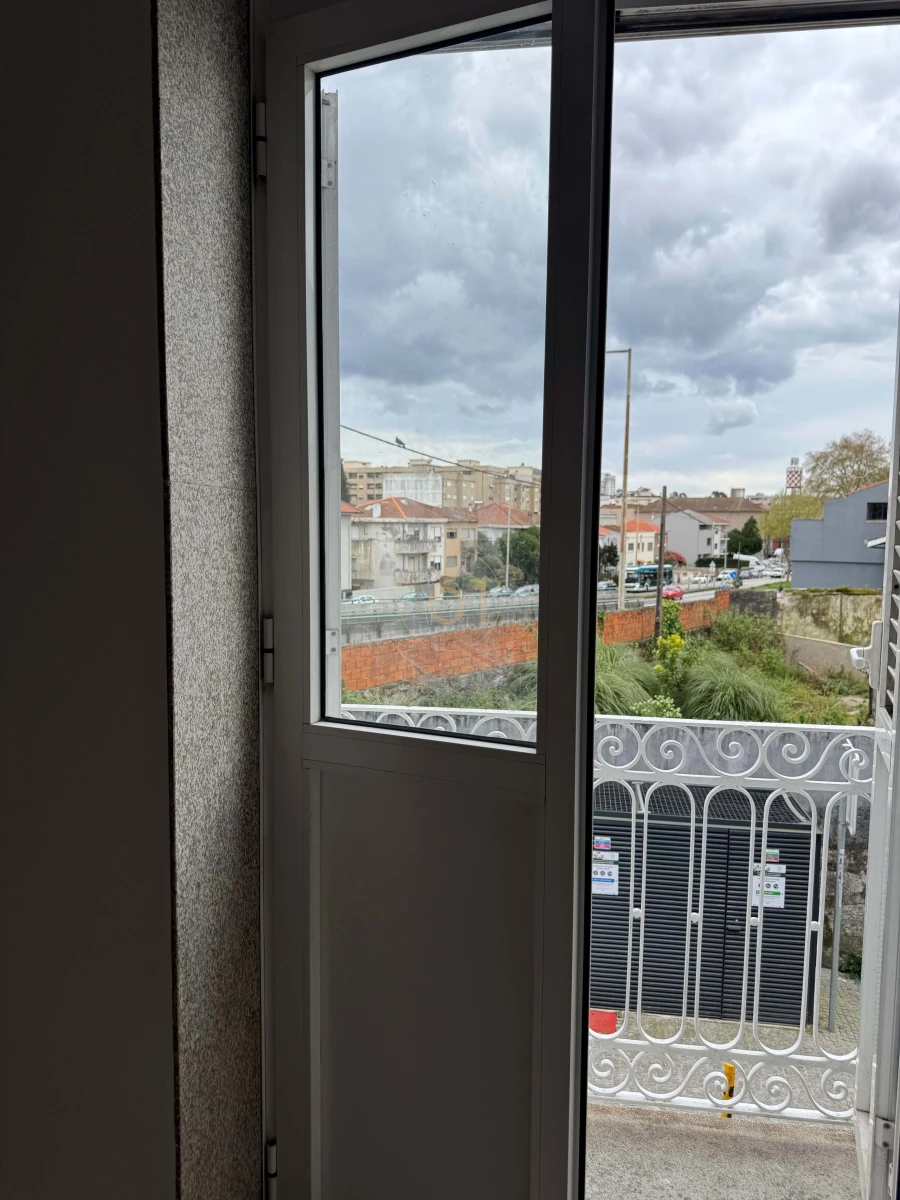 Apartamento T2 para Arrendamento em Pedrouços Foto 5