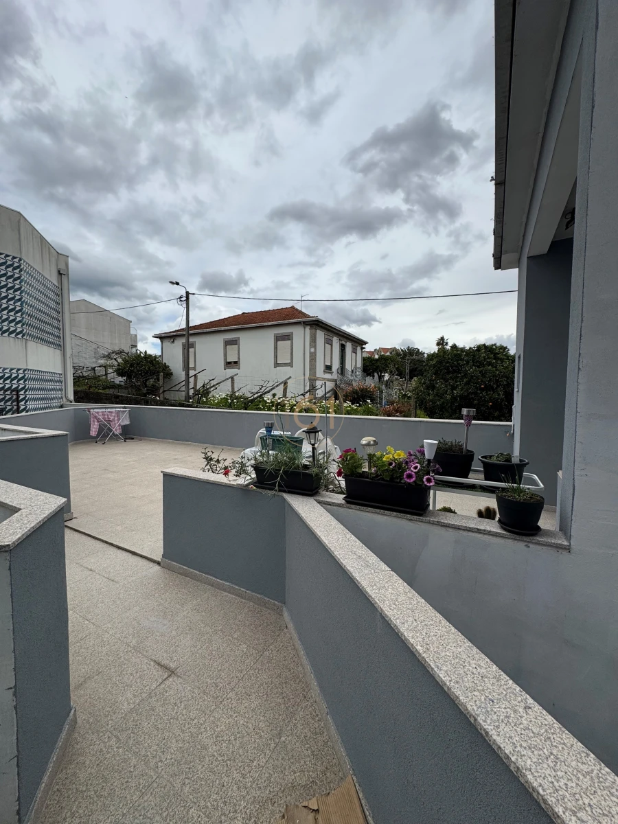 Apartamento T2 para Arrendamento em Pedrouços Foto 18
