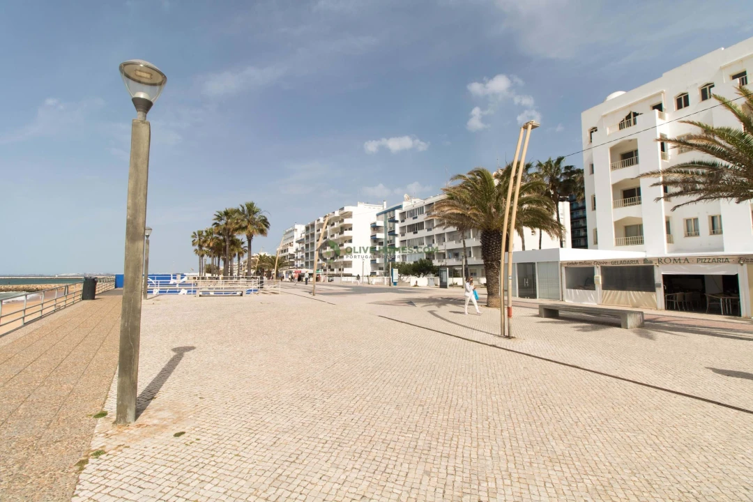 Apartamento T2 para Venda em Quarteira Foto 4