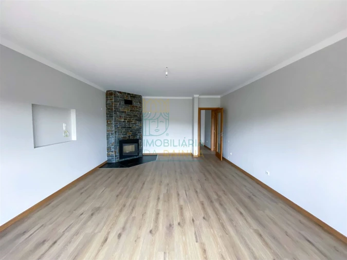 Moradia T3 para Venda em Salir de Matos Foto 18