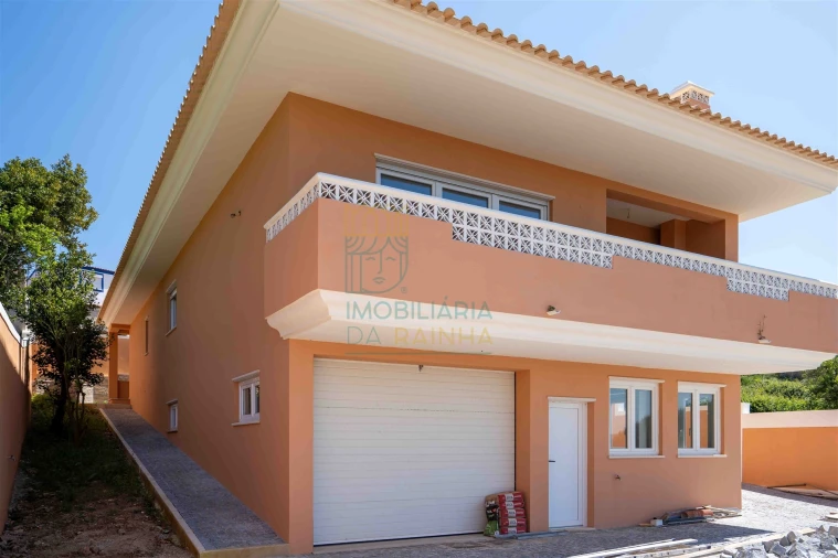 Moradia T3 para Venda em Salir de Matos Foto 6