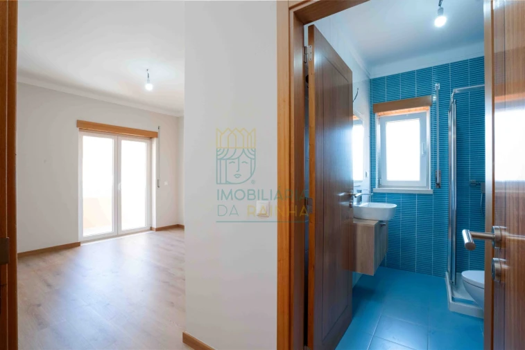 Moradia T3 para Venda em Salir de Matos Foto 24