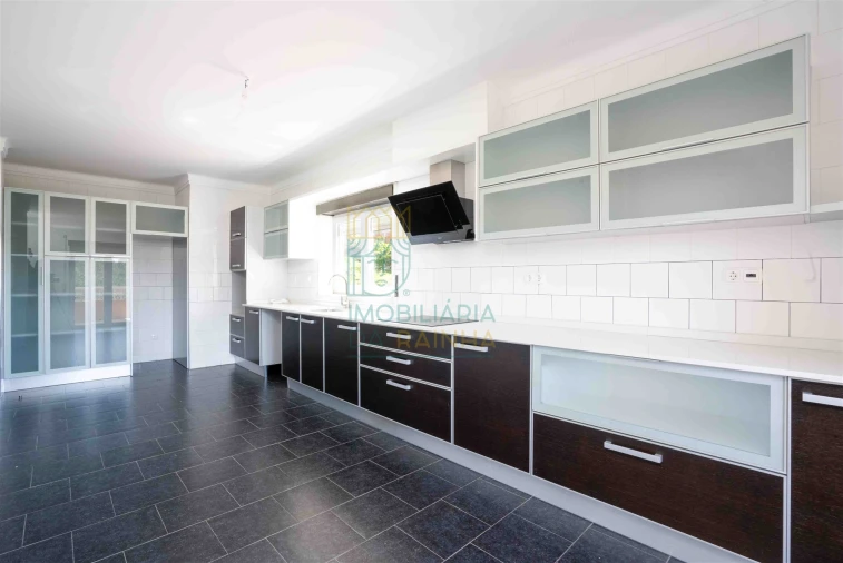 Moradia T3 para Venda em Salir de Matos Foto 15