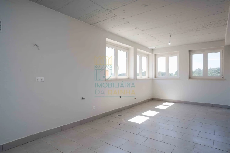 Moradia T3 para Venda em Salir de Matos Foto 30