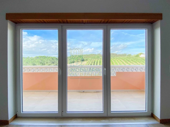 Moradia T3 para Venda em Salir de Matos Foto 19