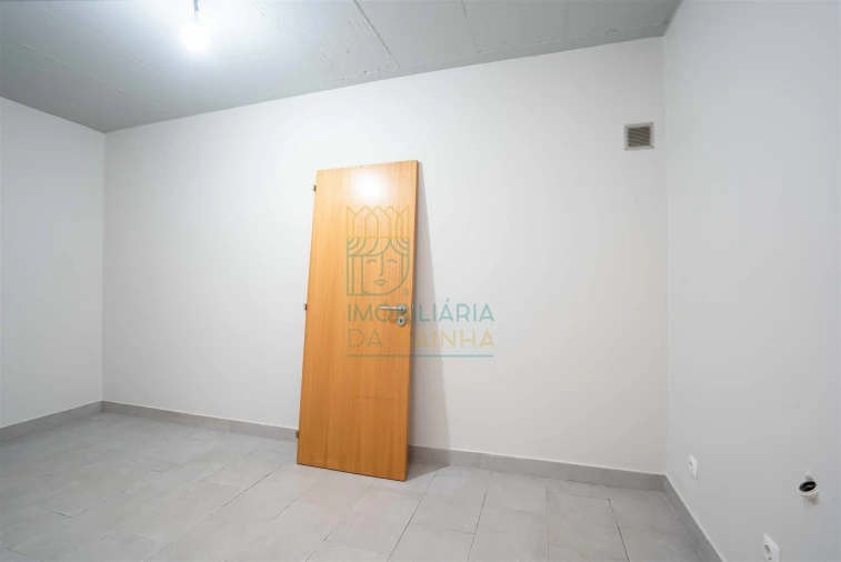 Moradia T3 para Venda em Salir de Matos Foto 32