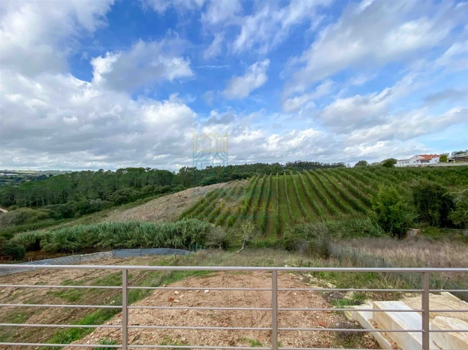 Moradia T3 para Venda em Salir de Matos Foto 35