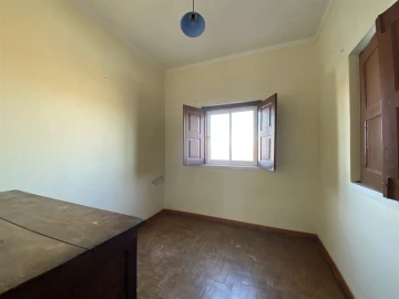 Moradia T3 para Venda em Golpilheira