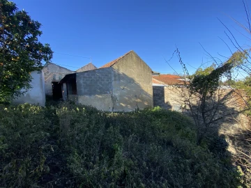 Moradia T3 para Venda em Golpilheira