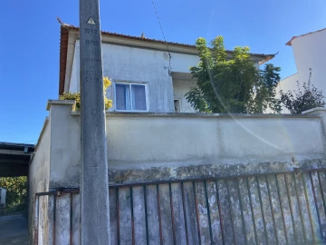 Moradia T3 para Venda em Golpilheira