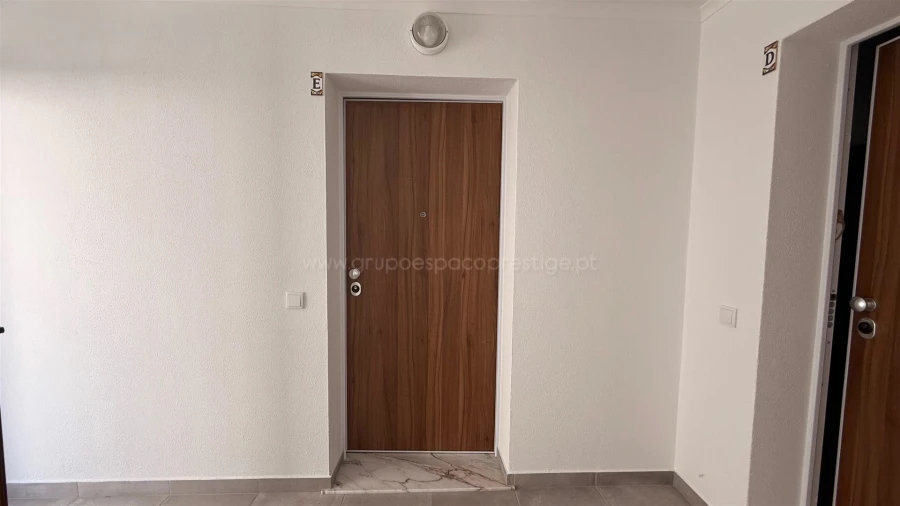 Apartamento T2 para Venda em Moncarapacho e Fuseta Foto 2