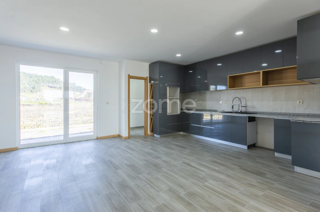 Moradia T3 para Venda em Alijo Foto 11