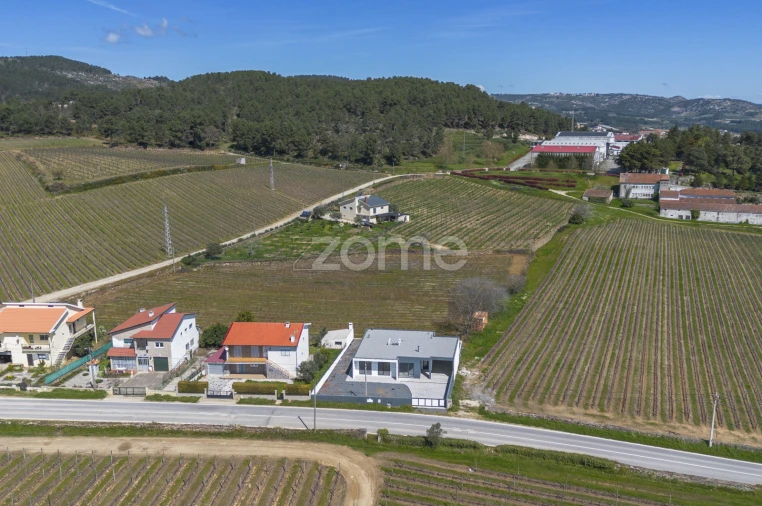 Moradia T3 para Venda em Alijo Foto 41