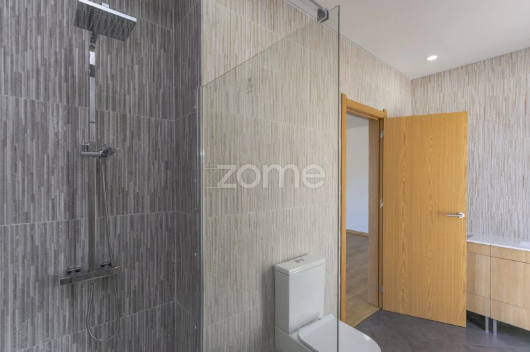 Moradia T3 para Venda em Alijo Foto 18