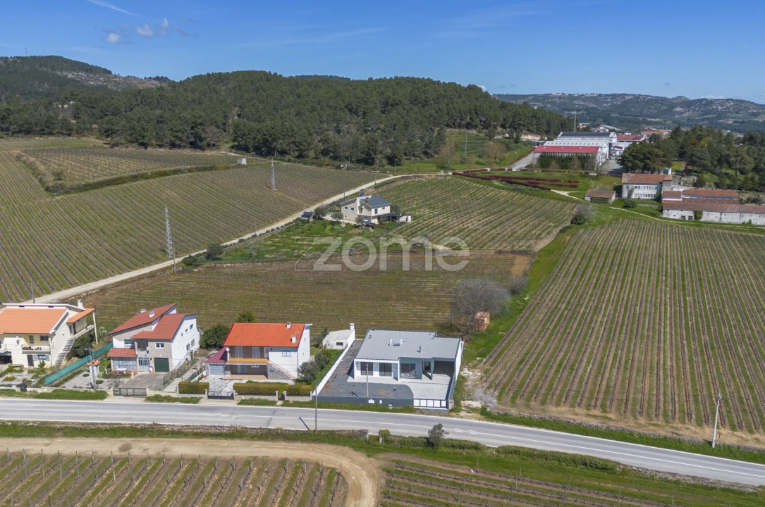 Moradia T3 para Venda em Alijo Foto 41