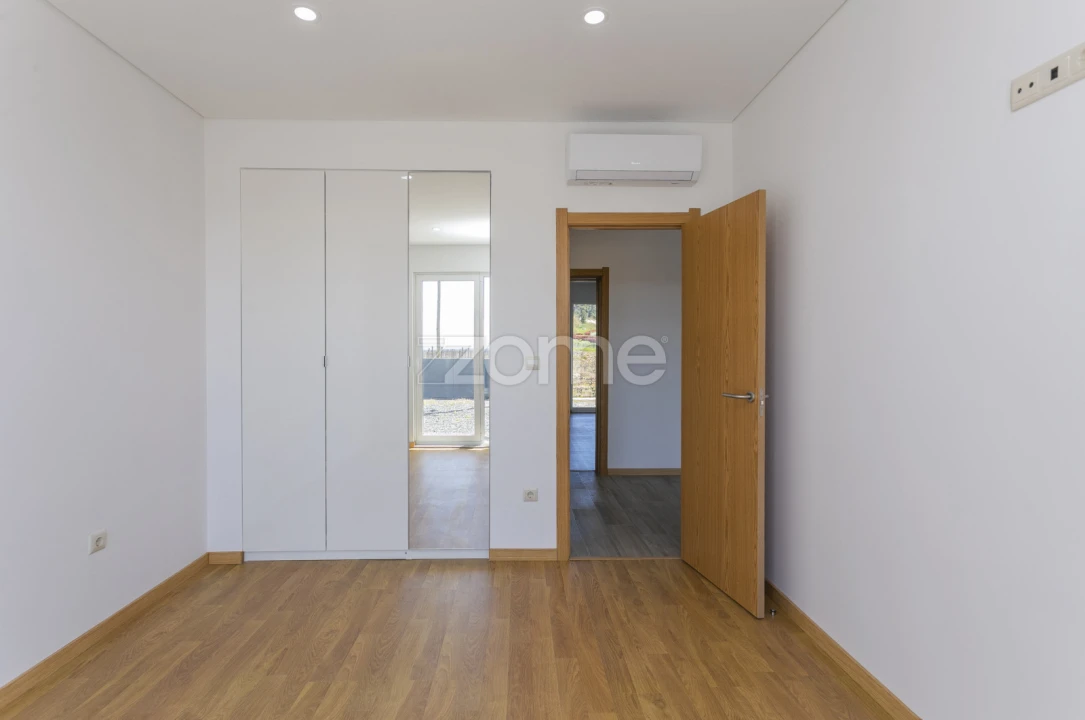 Moradia T3 para Venda em Alijo Foto 23