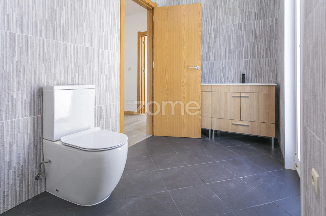 Moradia T3 para Venda em Alijo Foto 29