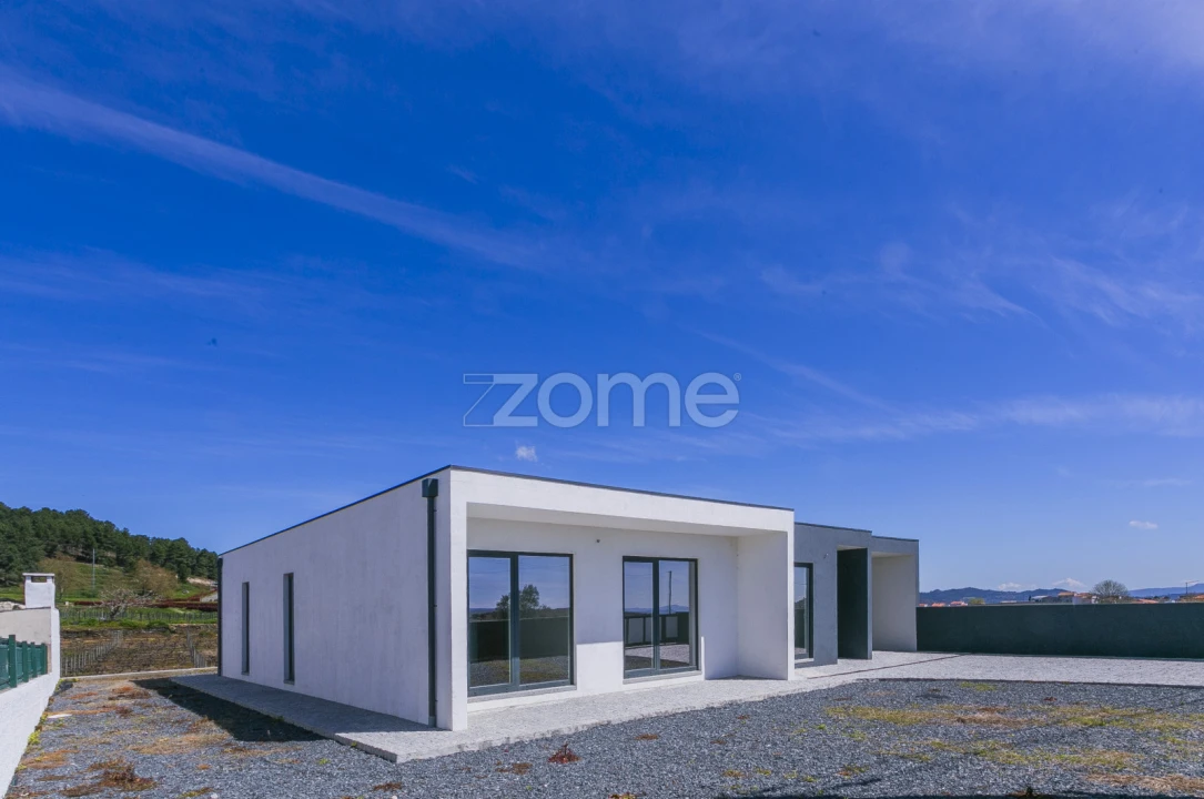 Moradia T3 para Venda em Alijo Foto 32