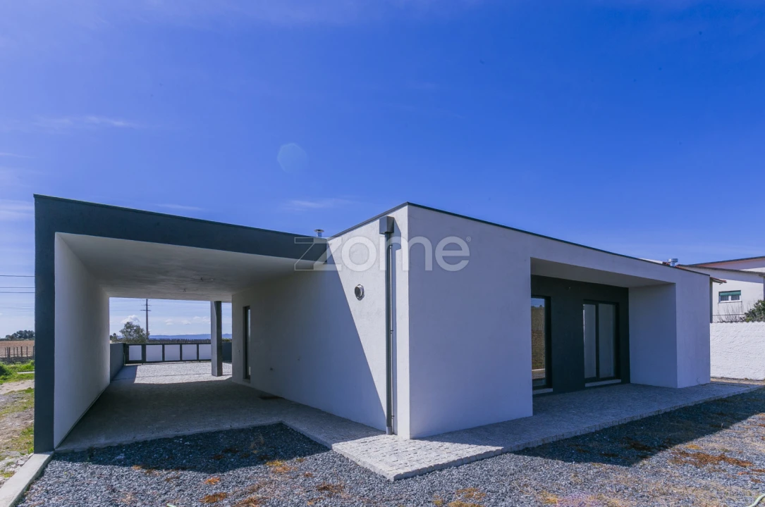 Moradia T3 para Venda em Alijo Foto 1