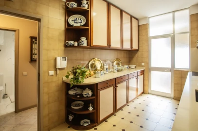 Apartamento T4 para Venda em Aldoar, Foz do Douro e Nevogilde
