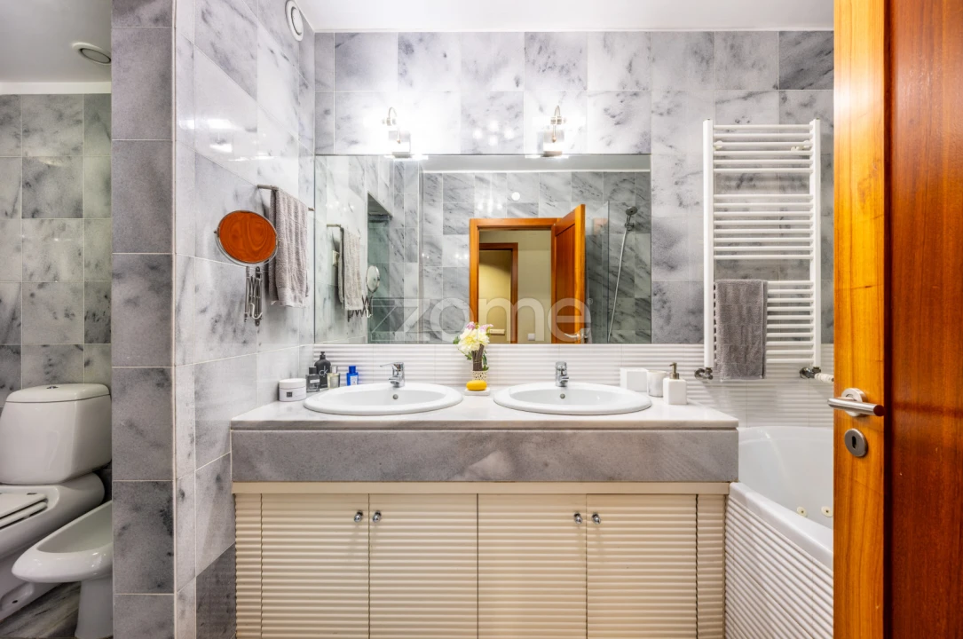 Apartamento T4 para Venda em Matosinhos e Leça da Palmeira Foto 23