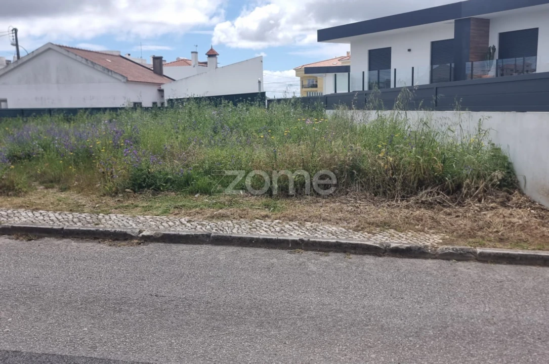 Terreno para Venda em Rio de Mouro Foto 2