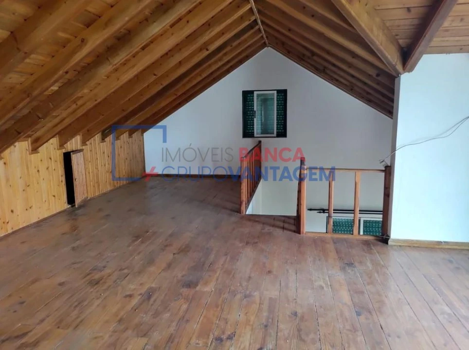 Moradia T4 para Venda em Santo Antonio Foto 3