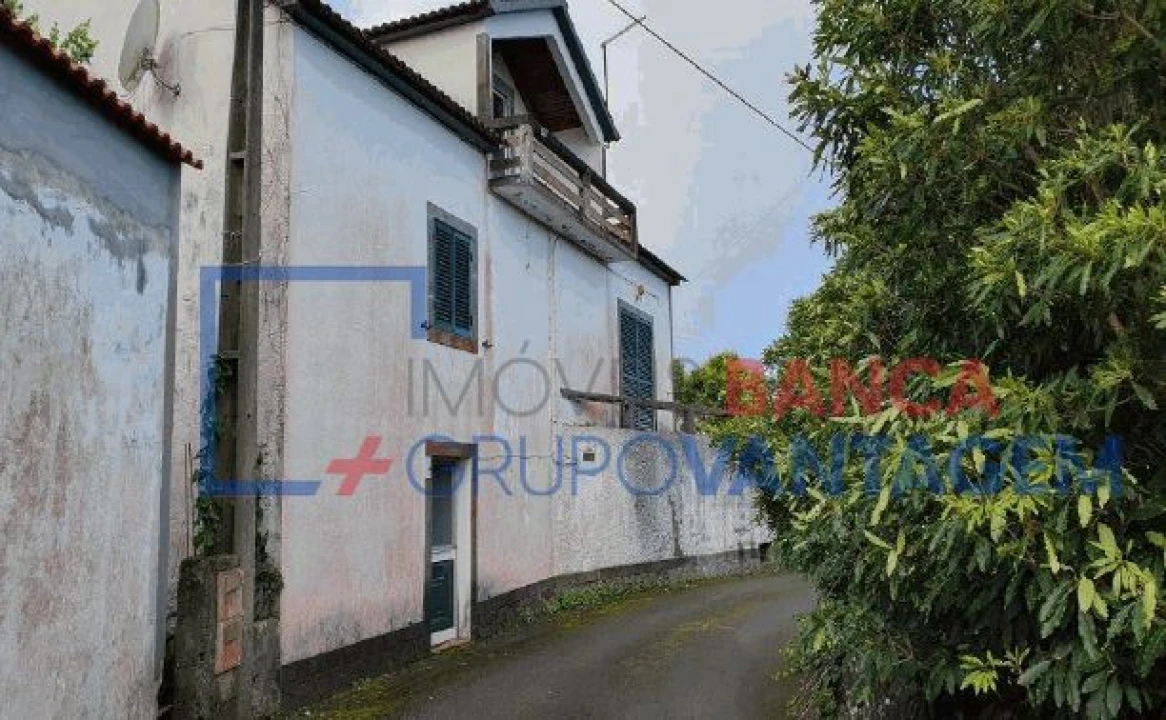 Moradia T4 para Venda em Santo Antonio Foto 4