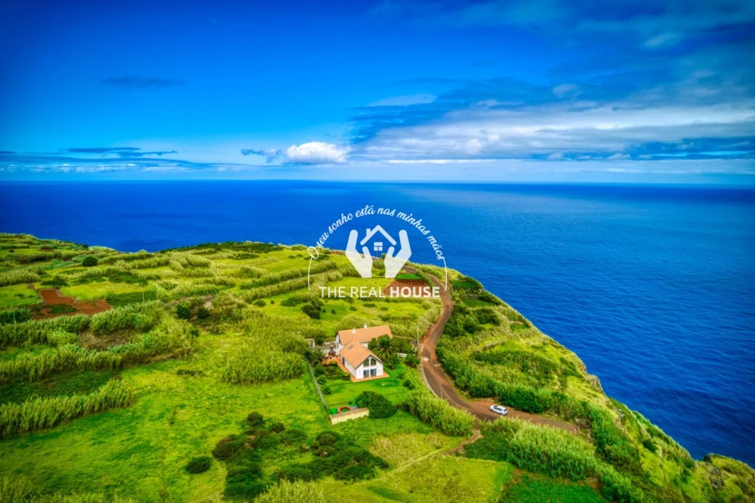 Quinta T3 para Venda em Porto Moniz Foto 1