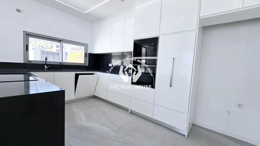 Moradia T3 para Venda em Calheta Foto 22