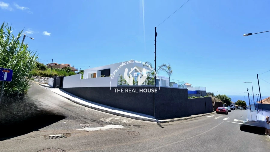 Moradia T3 para Venda em Calheta Foto 2