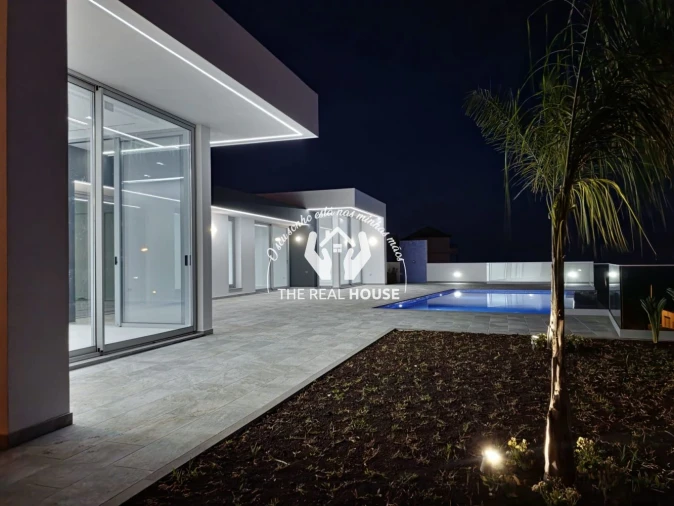 Moradia T3 para Venda em Calheta Foto 31