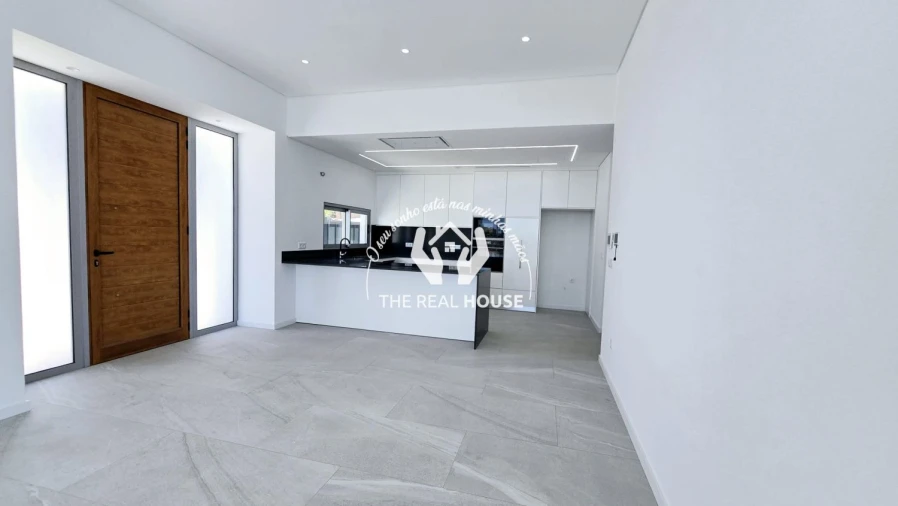 Moradia T3 para Venda em Calheta Foto 21