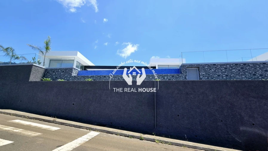 Moradia T3 para Venda em Calheta Foto 3