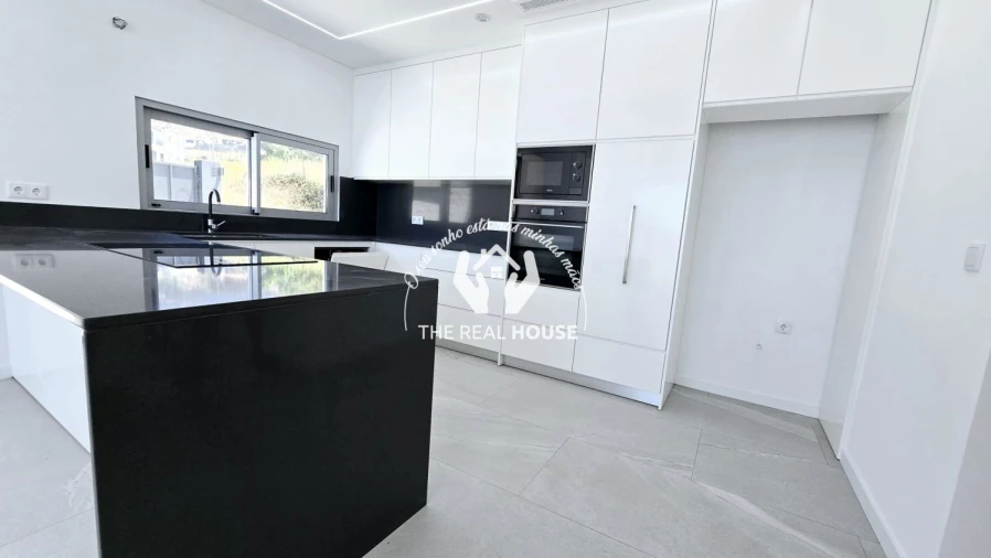 Moradia T3 para Venda em Calheta Foto 23