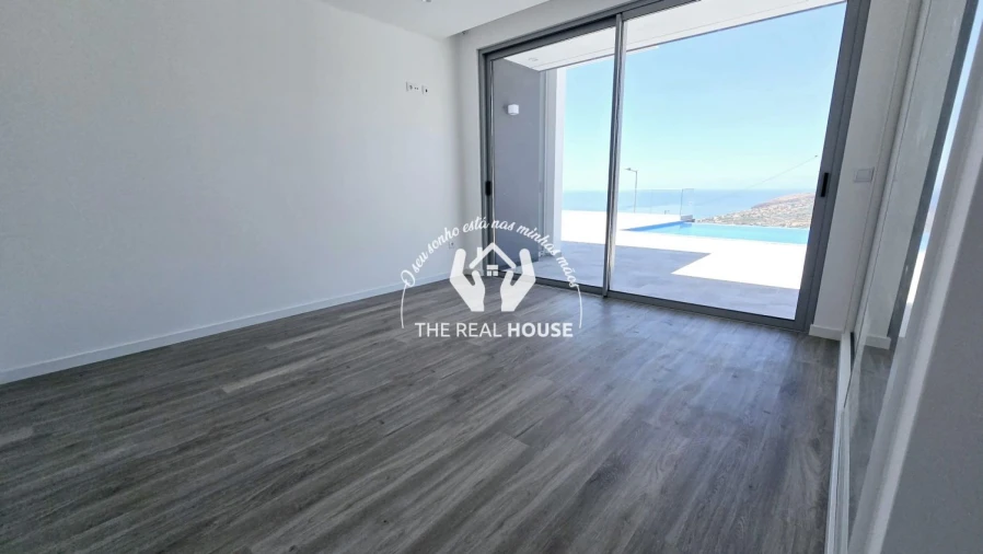 Moradia T3 para Venda em Calheta Foto 11