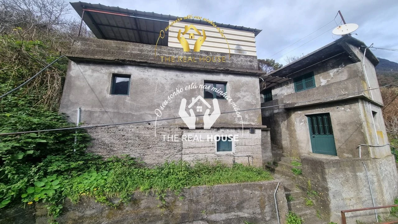 Moradia T2 para Venda em Ribeira Brava Foto 1