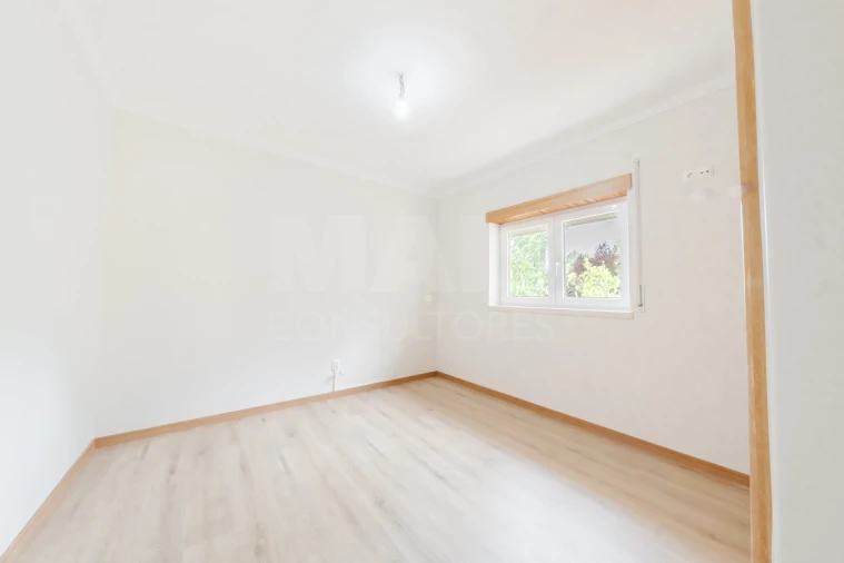 Moradia T3 para Venda em Salir de Matos Foto 11