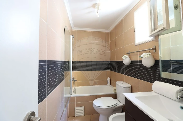 Apartamento T2 para Venda em Santa Maria Maior Foto 7