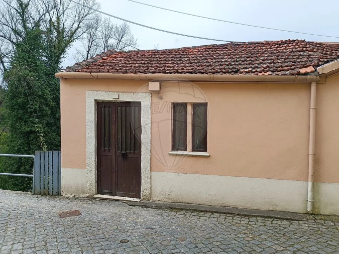 Moradia T1 para Venda em Oliveira do Douro
