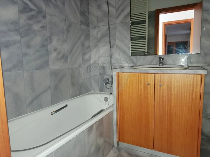 Apartamento T2 para Venda em Oliveira do Douro Foto 23