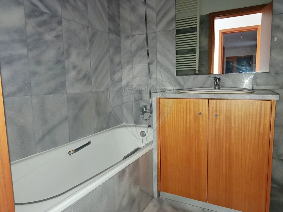 Apartamento T2 para Venda em Oliveira do Douro Foto 23