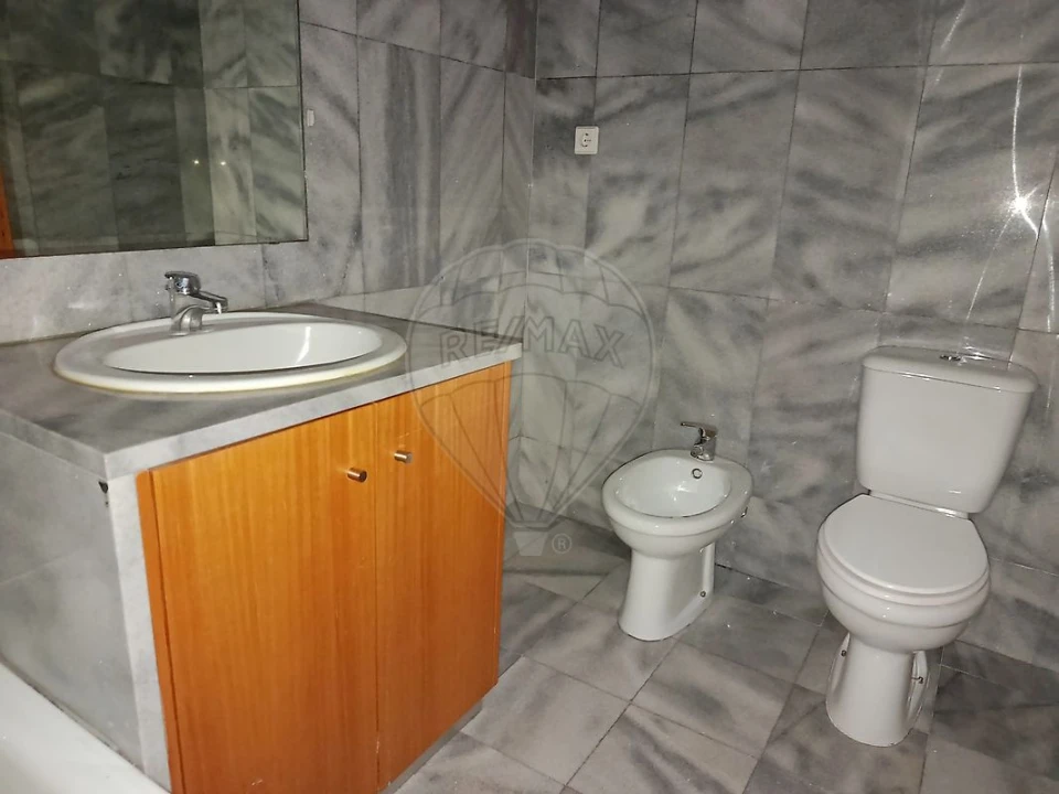 Apartamento T2 para Venda em Oliveira do Douro Foto 16