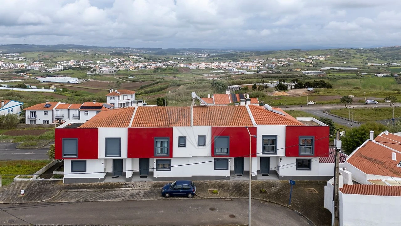 Moradia T4 para Venda em Lourinhã e Atalaia Foto 1