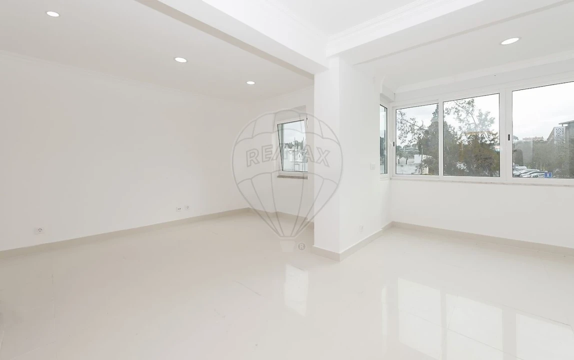 Apartamento T2 para Venda em Carnaxide e Queijas Foto 3