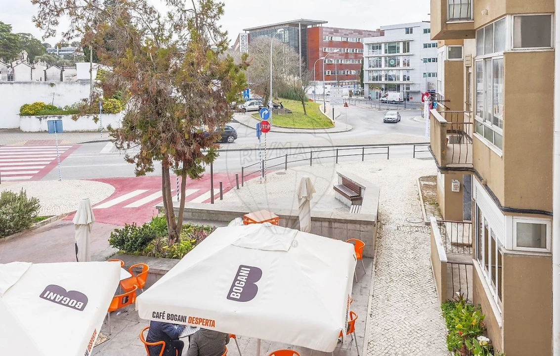 Apartamento T2 para Venda em Carnaxide e Queijas Foto 13