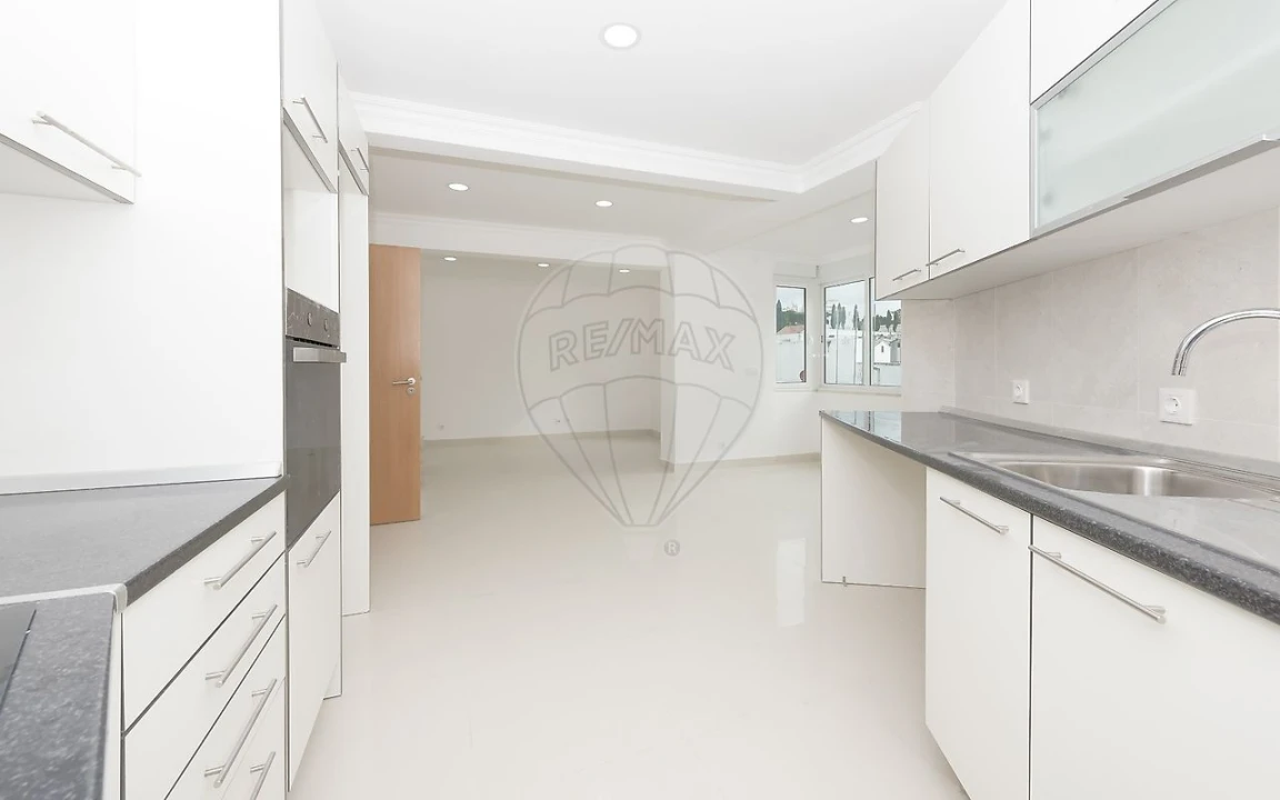 Apartamento T2 para Venda em Carnaxide e Queijas Foto 6