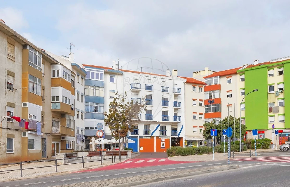 Apartamento T2 para Venda em Carnaxide e Queijas Foto 12