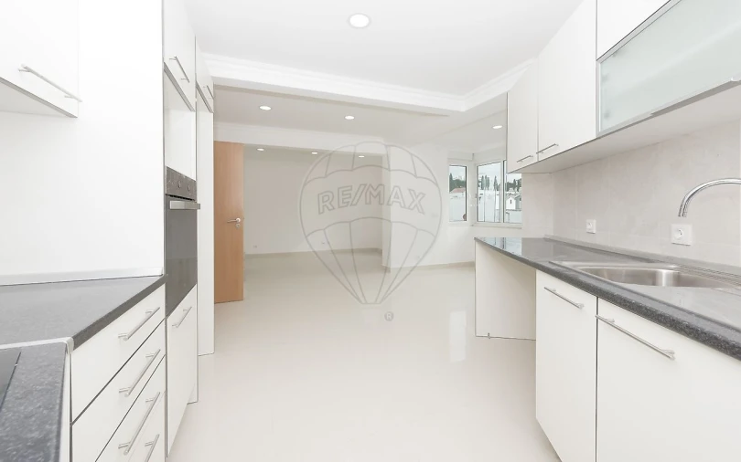 Apartamento T2 para Venda em Carnaxide e Queijas Foto 6